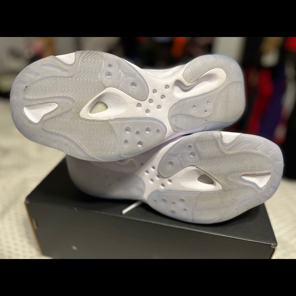AIR JORDAN 11 CMFT LOW (GS) - Picture 5 of 6
